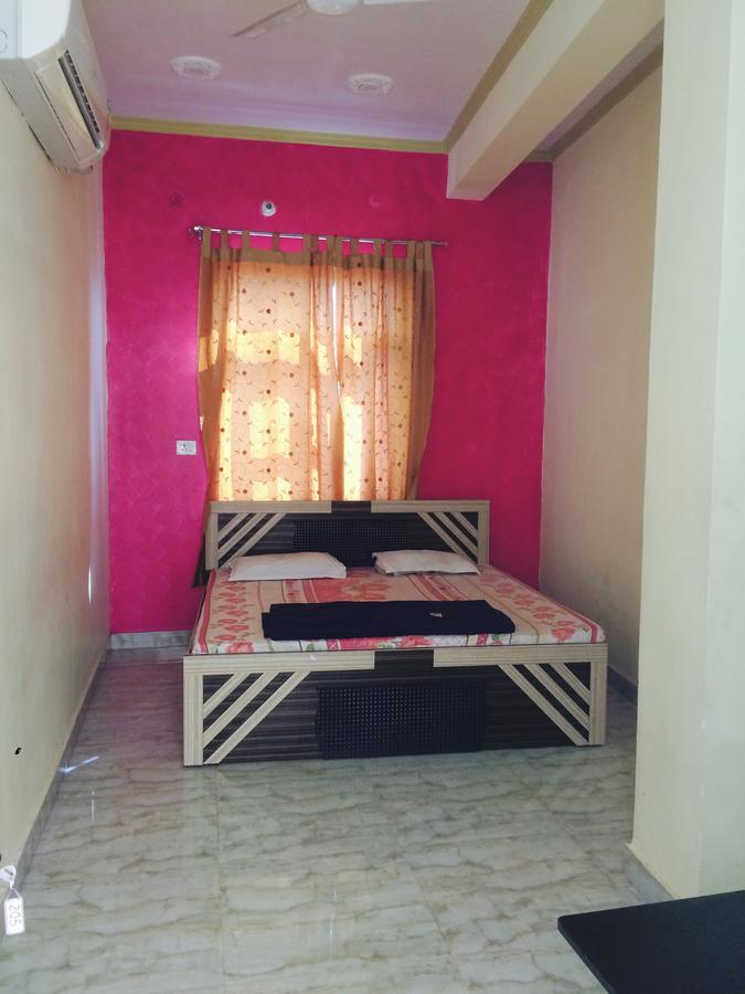 Vinayak Palace Hotel Mathura Exterior foto