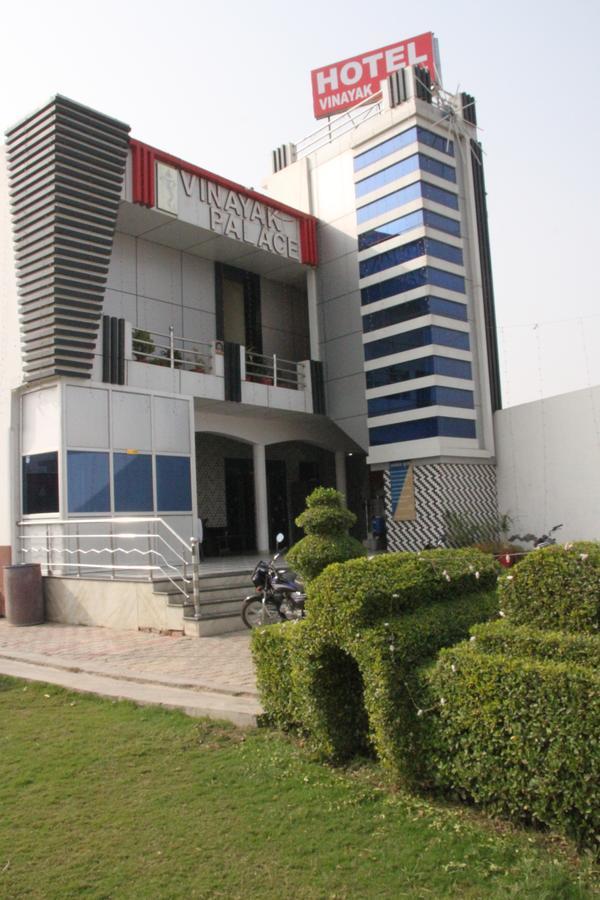 Vinayak Palace Hotel Mathura Exterior foto