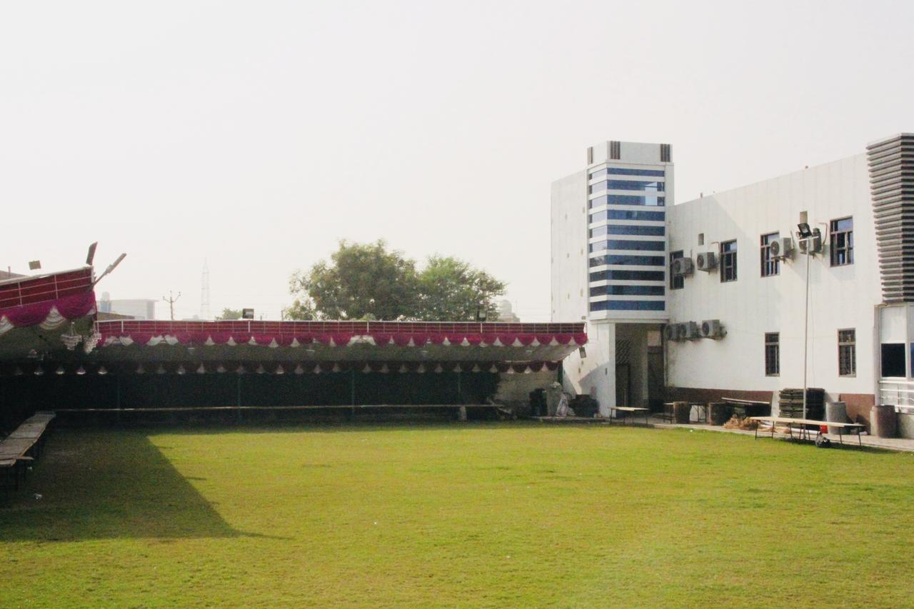 Vinayak Palace Hotel Mathura Exterior foto