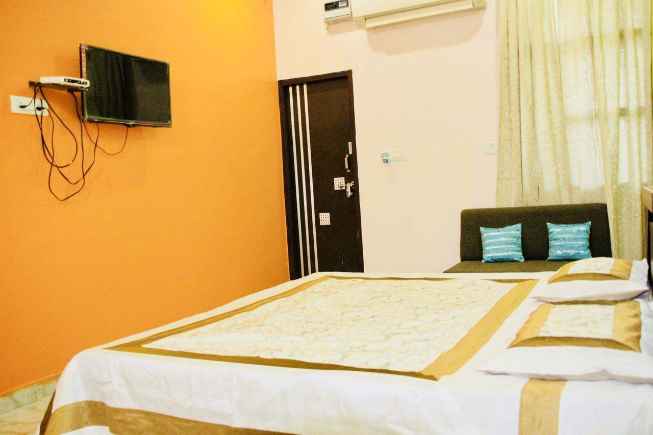 Vinayak Palace Hotel Mathura Exterior foto